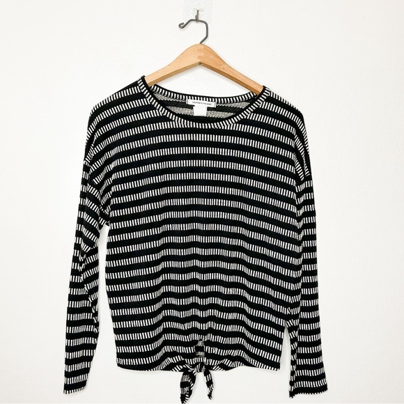 Caution To The Wind Lightweight Textured Knit Black White Stripe Knot Top Medium - Picture 2 of 6